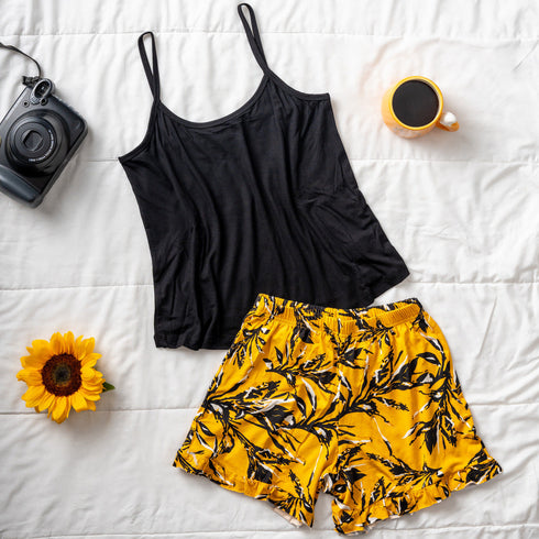 Ensemble pyjama d'été femme, Chemisier noire + Short à volants à motif de feuilles